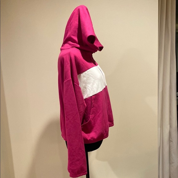 Puma Pink and White Hooded Jacket with Sporty Style - Picture 6 of 15